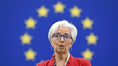 El BCE avisa de que la economía seguirá "débil" y que subirá nuevamente los tipos de interés en marzo