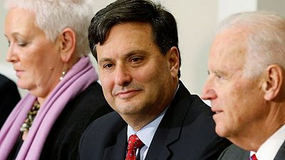 Biden nombra como jefe de su futuro gabinete a Ron Klain, un duro crítico de la gestión de Trump de la pandemia