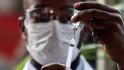 ¿Cómo afectan las variantes a las vacunas contra el coronavirus? La inmunidad no se perdería por completo