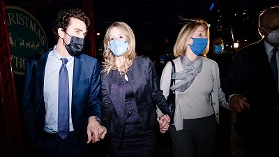 Declaran culpable de fraude a Elizabeth Holmes, fundadora de Theranos