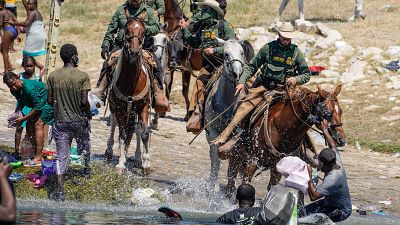 Dimite el enviado especial de EE.UU. a Haití en protesta por el "trato inhumano" a los migrantes en la frontera mexicana