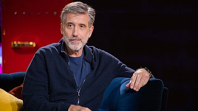 Emilio Aragón reaparece en televisión ¡más joven que Jordi Hurtado!