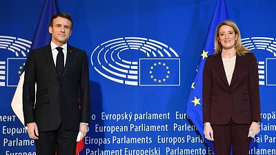 Macron propone incluir el aborto y la protección del clima en la Carta de Derechos Fundamentales de la UE