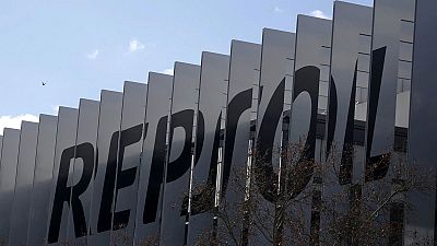 El juez del caso Villarejo imputa a los exjefes de seguridad de Repsol y Caixabank por encargos al comisario