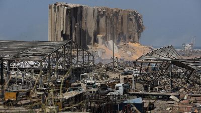 Los equipos de rescate buscan supervivientes tras la fuerte explosión que deja más de 135 muertos y 5.000 heridos