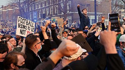 Los seis clubes ingleses abandonan la Superliga y la dejan pendiendo de un hilo