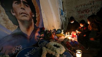 Maradona, el dios argentino y napolitano que trasciende el fútbol