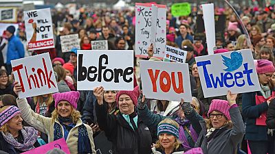 Miles de mujeres abarrotan Washington para protestar contra Trump y defender sus derechos