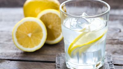 Beneficios y mitos sobre beber agua