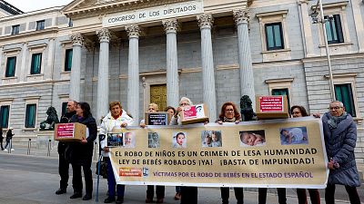 Organizaciones de familias piden con 80.000 firmas desbloquear ya la ley de 'bebés robados'