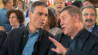 Page, en un mitin con Sánchez: "Con los asesinos de ETA ni a la vuelta de la esquina"