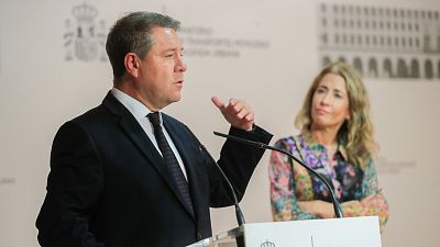 Page insiste en criticar las "compañías" del Gobierno y desde el PSOE piden unidad y no hacer "guerras en solitario"