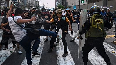 Al menos dos muertos en las protestas en Perú
