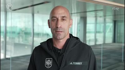 Luis Rubiales lamenta su beso a Jenni Hermoso: "Seguramente me he equivocado, lo tengo que reconocer"