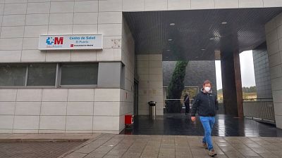 Los sanitarios denuncian que la 'guerra política' se traduce "en cifras de mortalidad": "Estamos al límite"