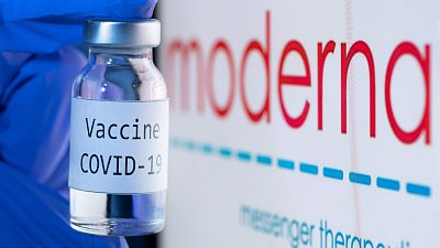 Trump dice que la vacuna de Moderna está aprobada sin que lo confirme la Administración de Alimentos y Medicamentos