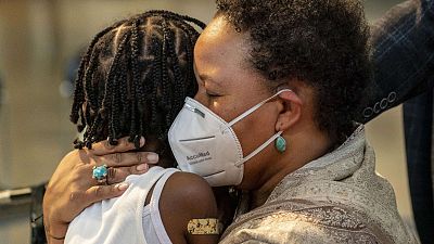 Los reparos y miedos a la vacuna infantil brotan entre padres y madres que sí se vacunaron