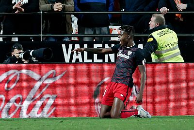 Los 'cachorros' meten al Athletic en Europa y hunden al Valencia