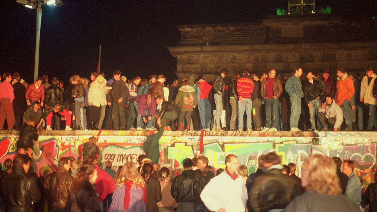 Arriba la desconnexió - Panorama - Arxiu TVE Catalunya - Panorama (Català) | Veure
