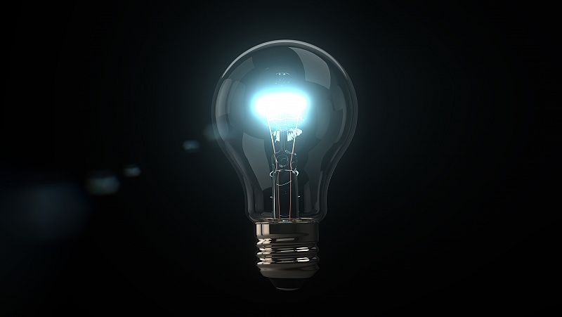 Cero el�ctrico Millones de personas se quedaron sin luz durante horas en la pen�nsula ib�rica el 28 de abril de 2025. Varados en trenes, incomunicados, atrapados en el caos del tr�fico o sin poder recibir ayuda... Más info ESTRENO