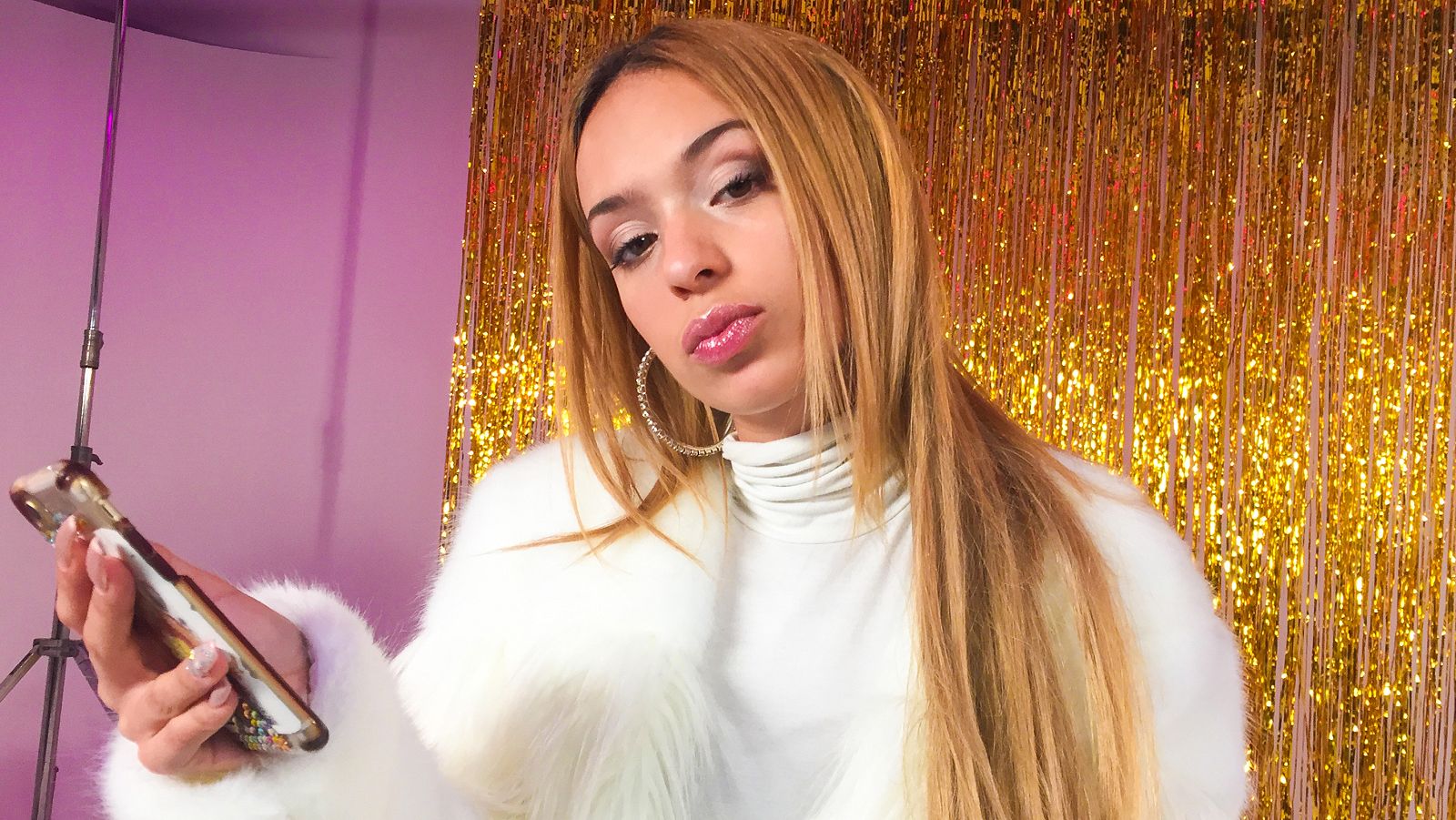 GRL PWR - Luna Miguel