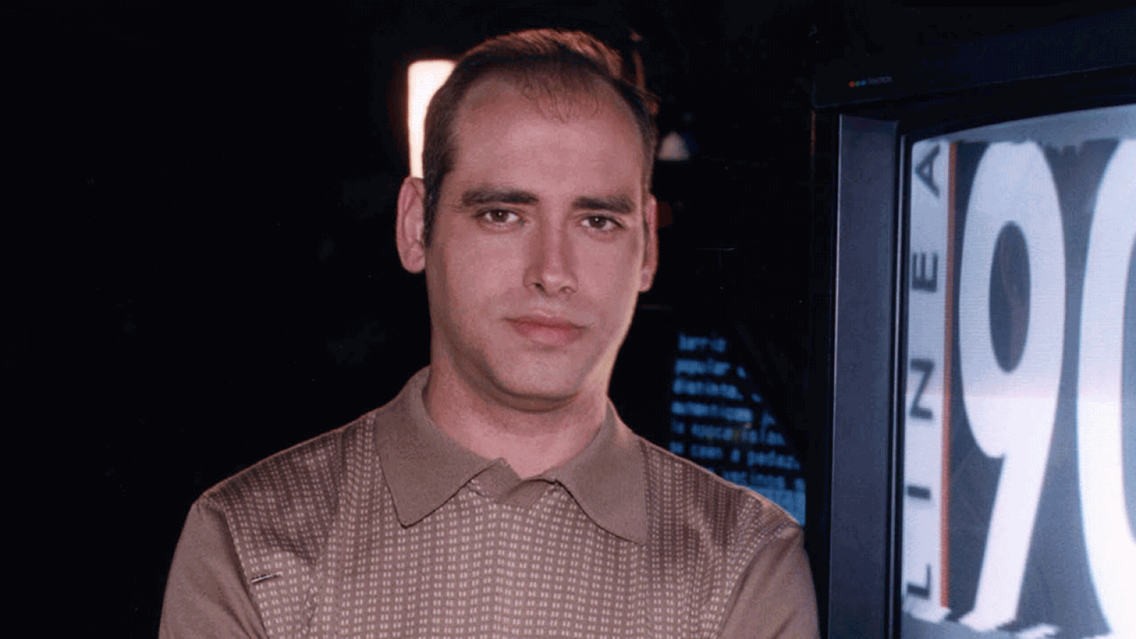 Línea 900 - A ladrillazos - Línea 900 | Ver