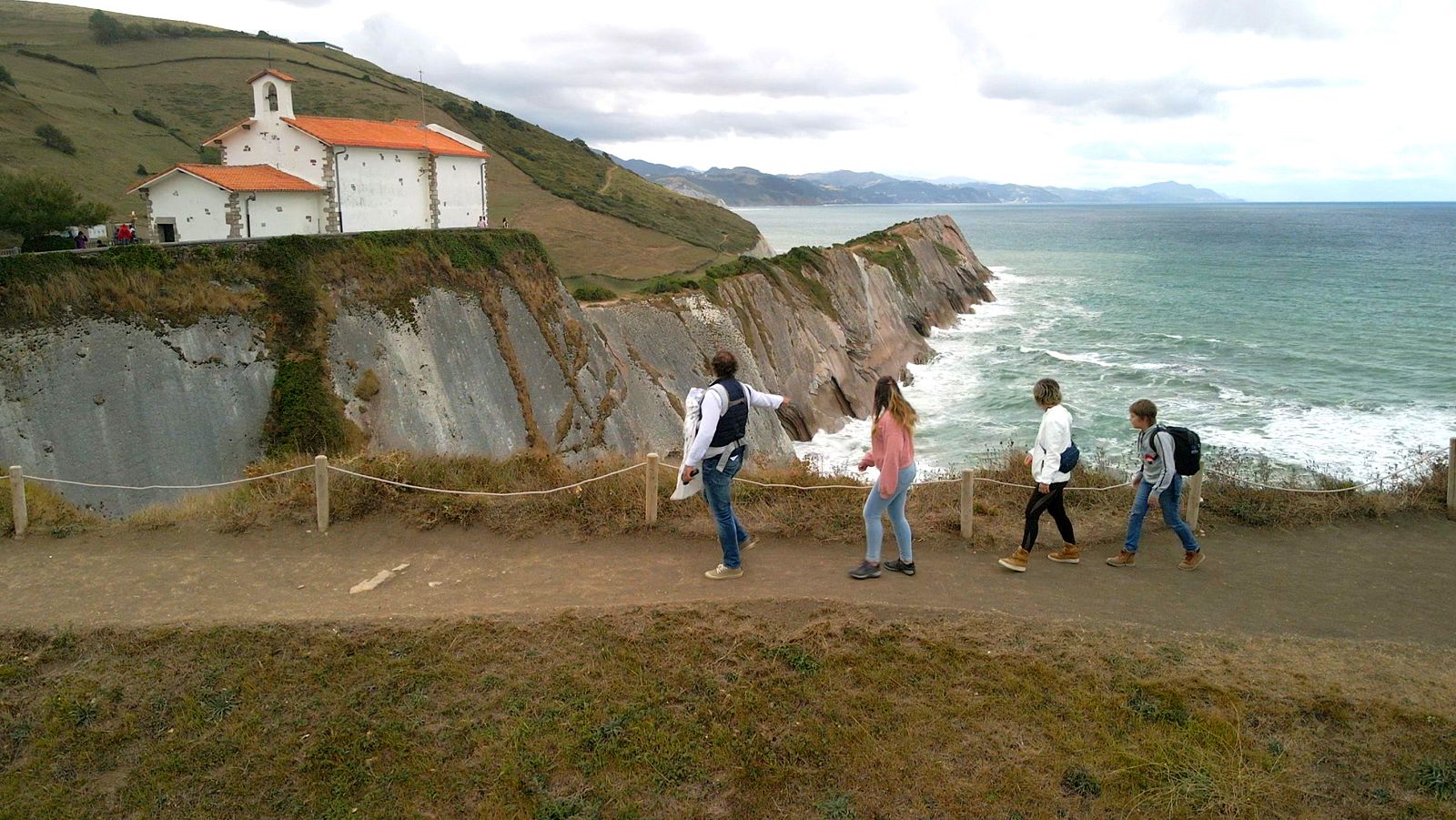 Mi familia en la mochila. Family Run - Ruta España - Episodio 13: Desde lo más alto del Teide - ver ahora