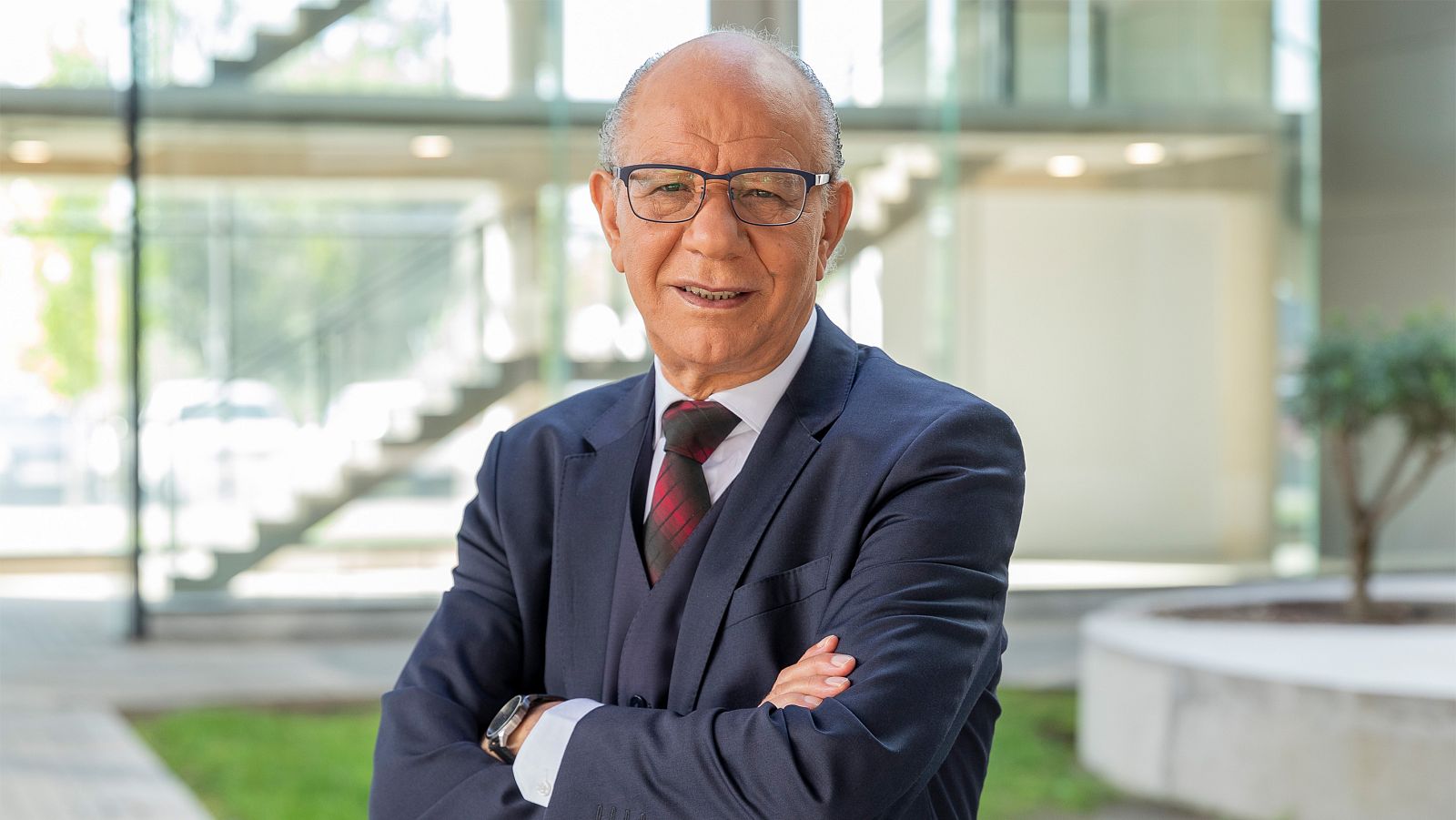 Medina en TVE - El artista Hanoos - Medina en TVE | Ver