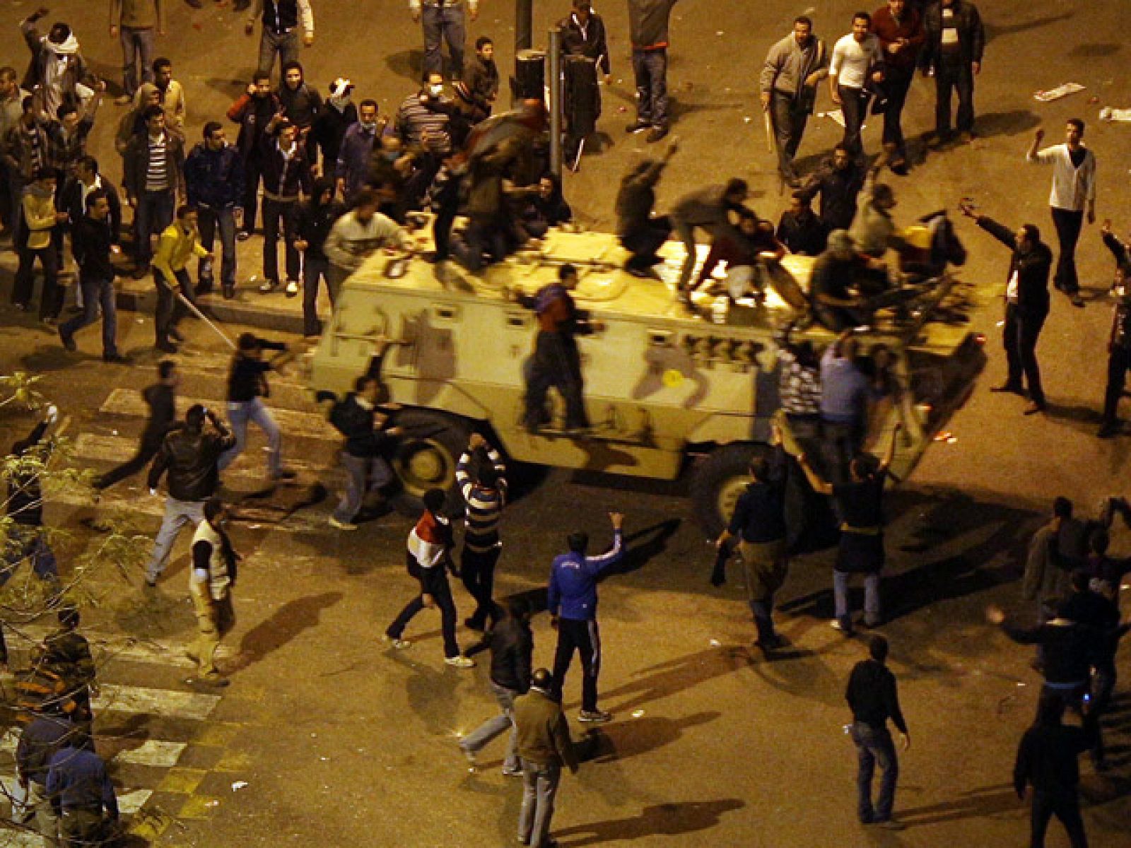 Sin programa: Arde la sede del partido de Mubarak | RTVE Play