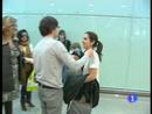 Telediario 1 - Vuelven turistas desde Egipto