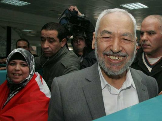 Telediario 1 - Un líder islamista regresa a Túnez