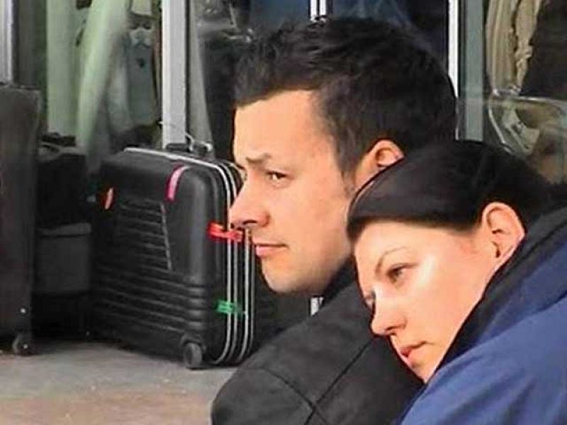  El ministerio de Asuntos Exteriores desaconseja viajar a Egipto. Asegura que todos los españoles que permanece allí, residentes o turistas, están bien, y que siguen en contacto con todos ellos. 