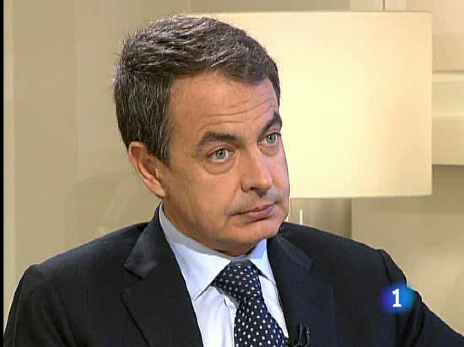 Zapatero: "Aznar o González ganan lo que otros expresidentes de otros países" | Ver