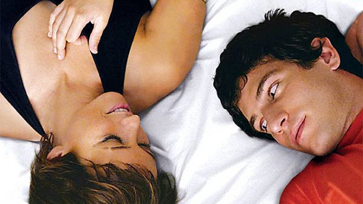 Versión española - Reportaje 'Azul Oscuro, casi negro'