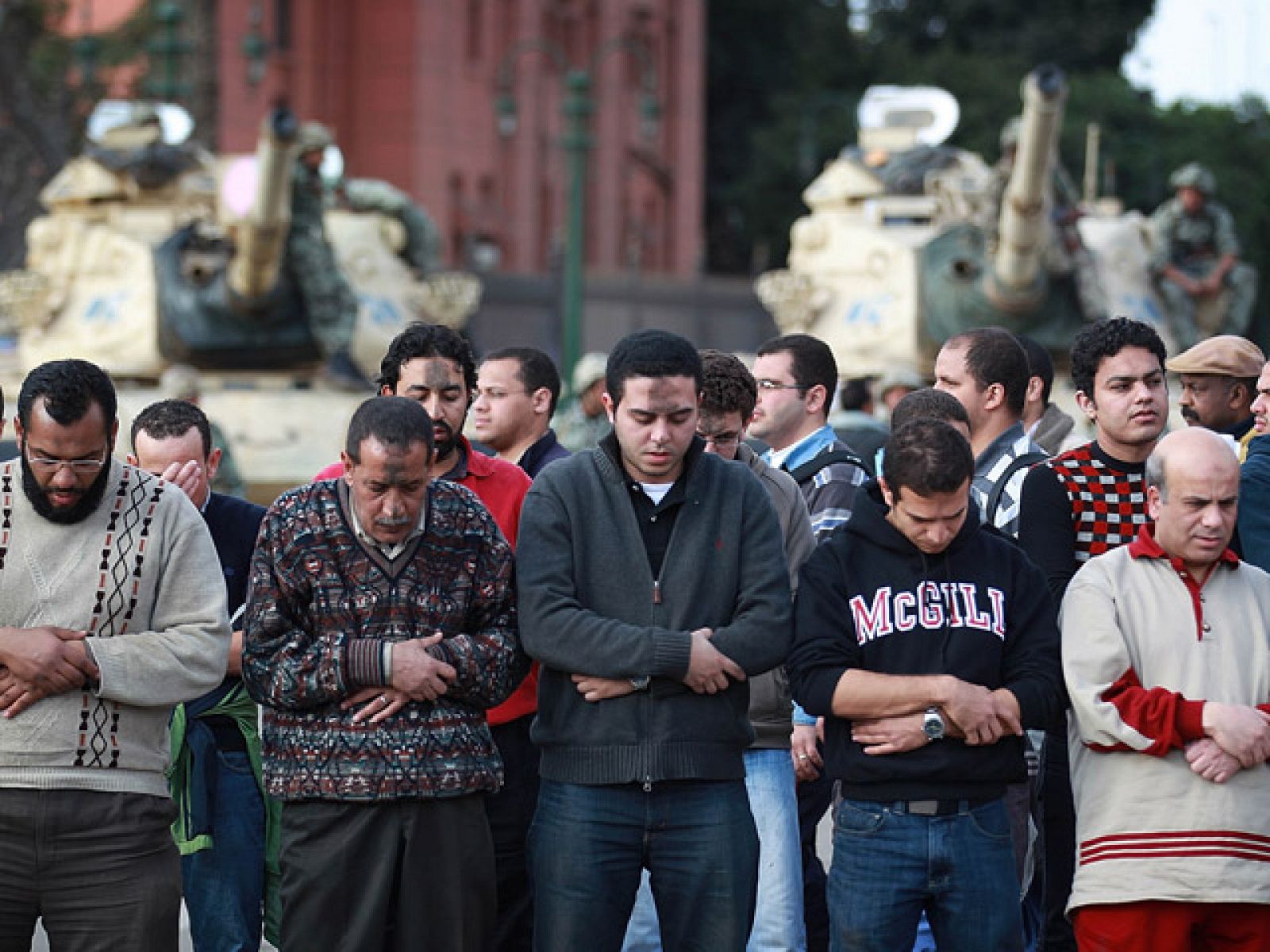 Han repetido en la plaza Tahrir las protestas que protagonizan desde hace una semana. No se han producido incidentes a pesar de que la Policía ha vuelto a las calles después de estar ausente por tres días.