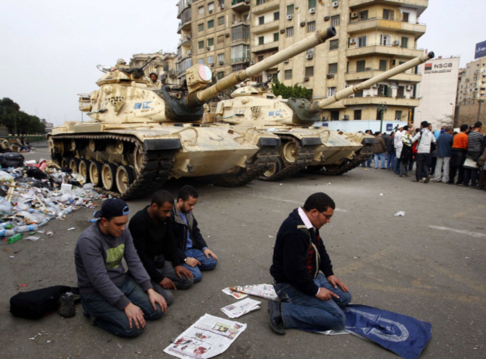 Controles en El Cairo para poder entrar en la plaza a las manifestaciones