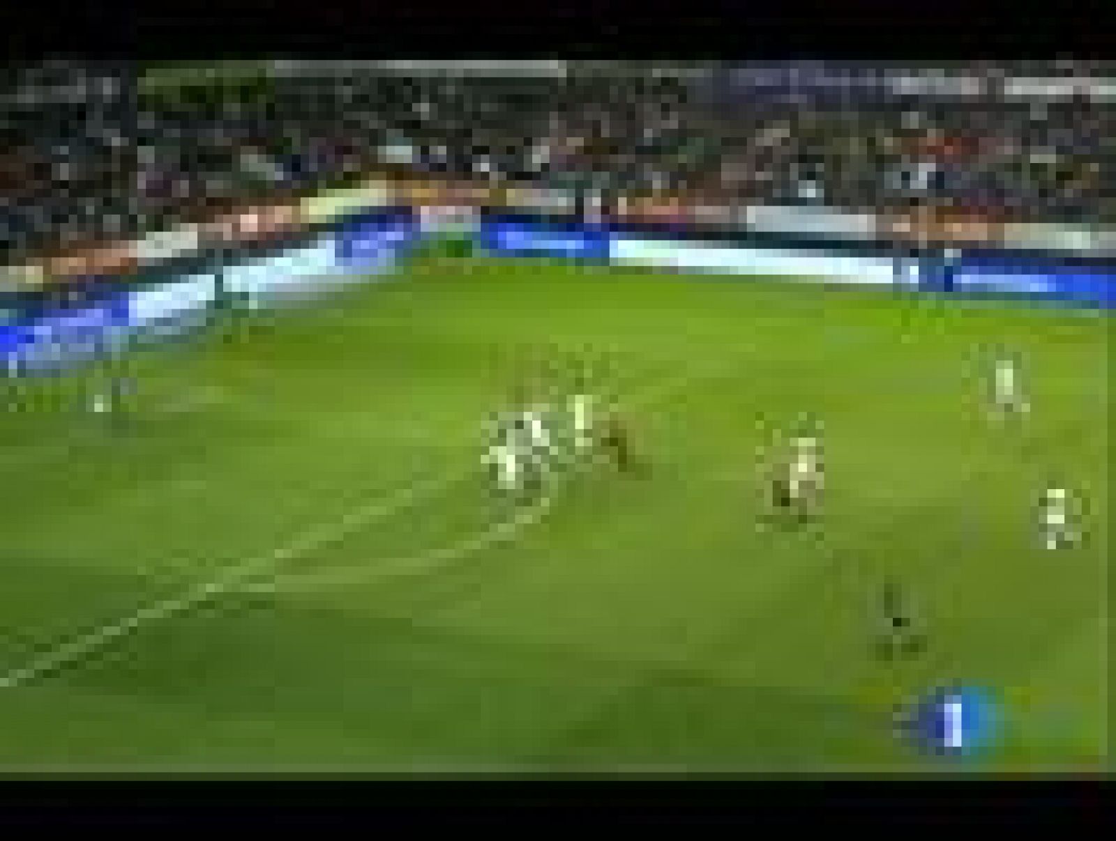 El entrenador del Real Madrid ha asegurado que el bajón de su equipo es mental y se debe a la falta de costumbre de jugar cada tres días. Según el portugués, el año que viene sus jugadores estarán preparados para afrontar las tres competiciones.