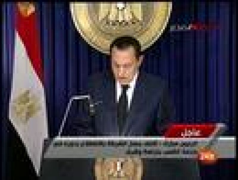  El presidente de Egipto, Hosni Mubarak, ha anunciado que no volverá a presentarse a las elecciones pero que, hasta entonces, sí permanecerá en el poder. Sin embargo, para los miles de manifestantes que llevaban horas en la plaza de la liberación han reaccionado con indignación a las palabras del presidente 