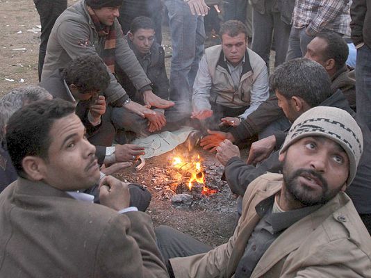  - Los egipcios reaccionan con indignación ante el discurso de Mubarak