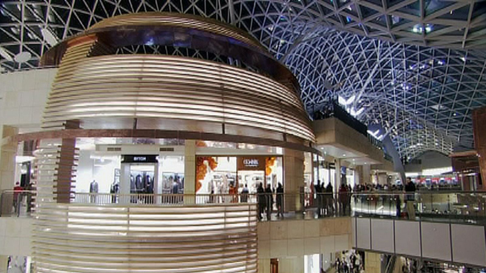 "El poder de los centros comerciales". Avance - La noche temática | Ver