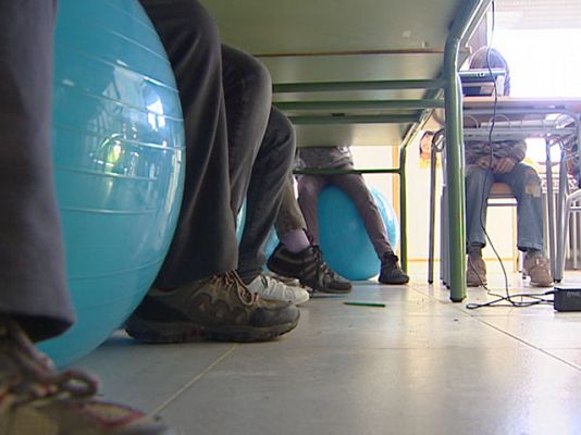  - Pelotas de gimnasia por sillas