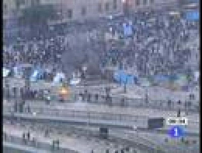 Enfrentamientos de madrugada entre manifestantes y partidarios de Mubarak
