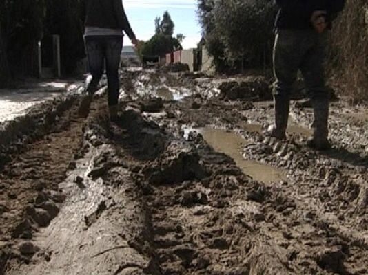 Comando Actualidad - Cubiertos de lodo