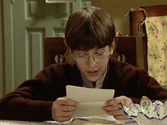 Amar en tiempos revueltos - Amar - Pedro lee la carta de Chelo