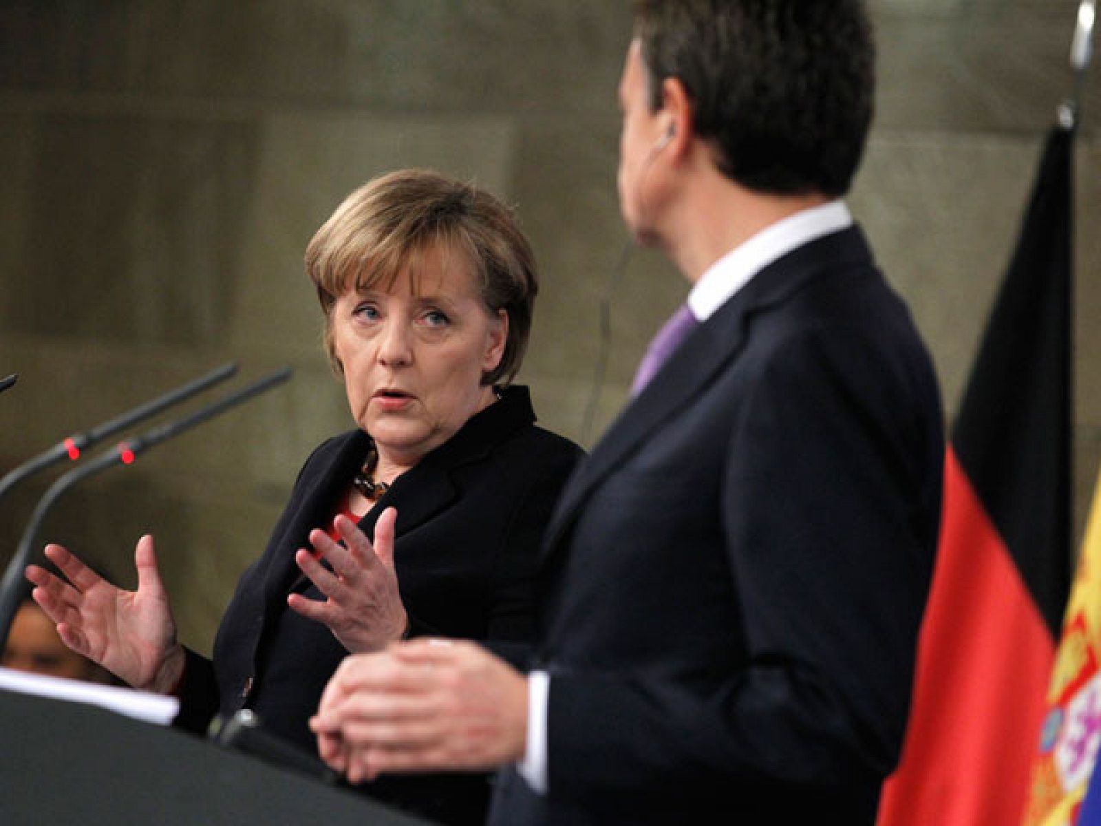 Angela Merkel: "España ha hecho sus deberes y por eso va por muy buen camino"