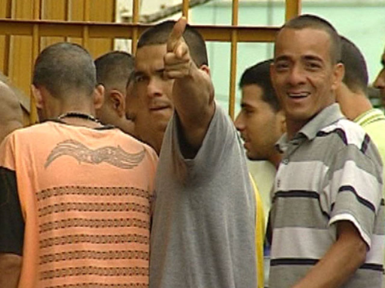 Colombia estudia cómo reformar el sistema carcelario del país | Ver