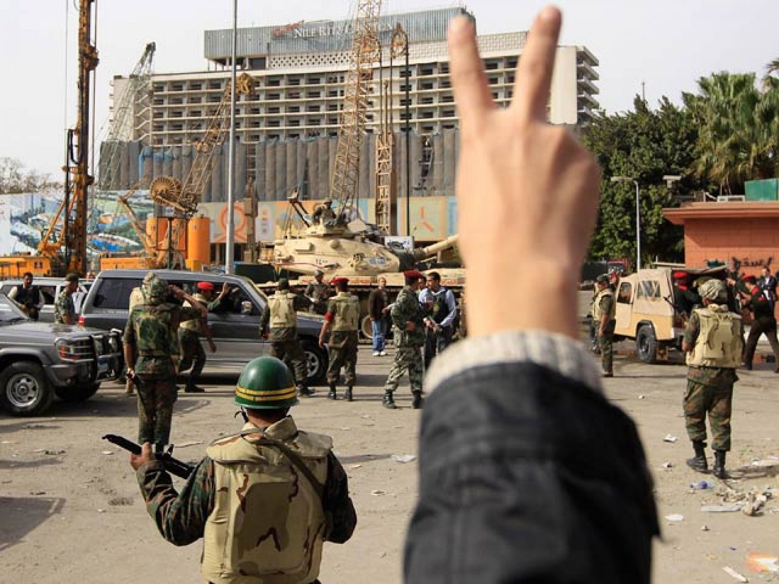 Telediario 2 en cuatro minutos - 04/02/11 | Ver