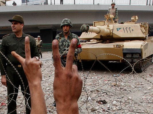  - Día y noche en la plaza egipcia