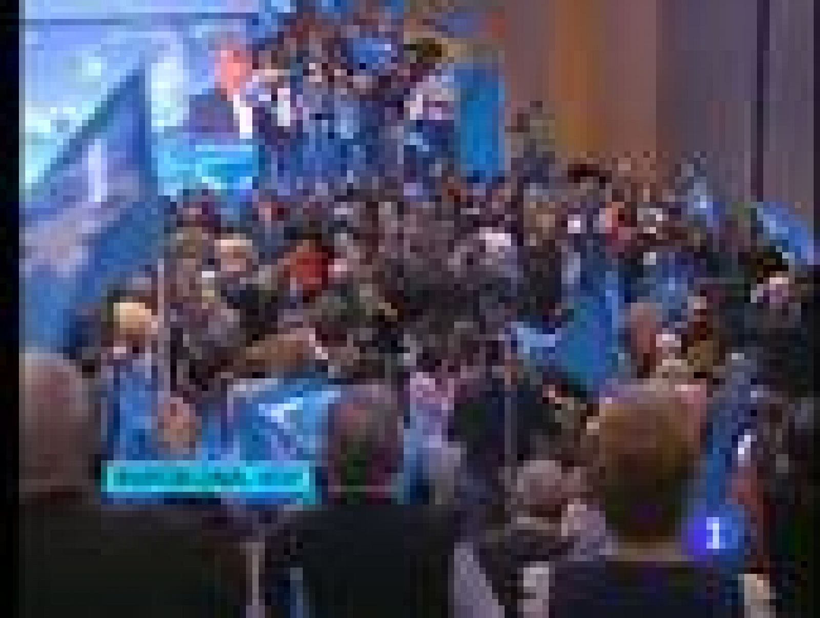 Rajoy pide al Gobierno menos fotos