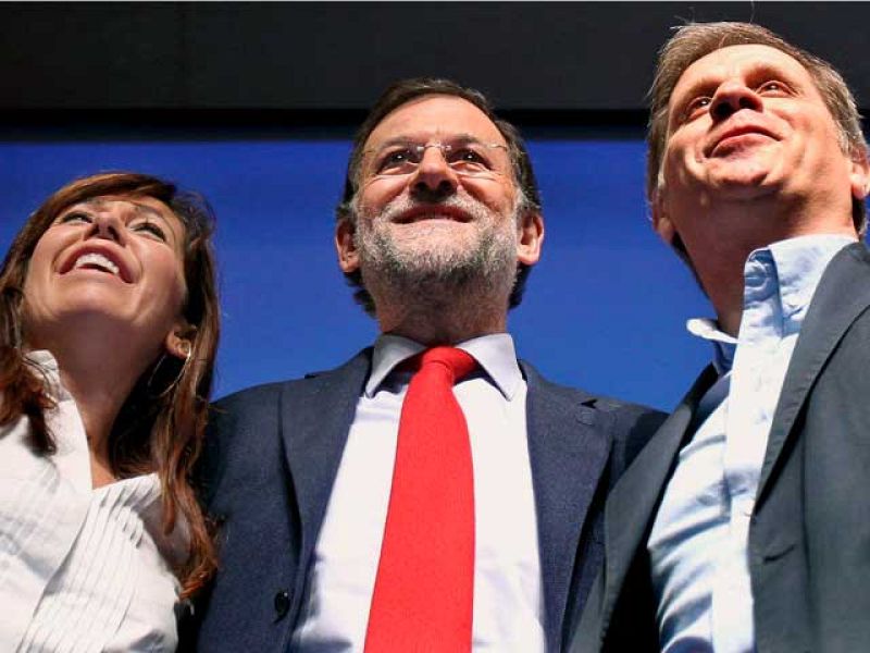  Rajoy pide al Gobierno menos fotos